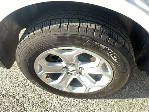 Used 2012 Ford Edge SEL FWD image 25