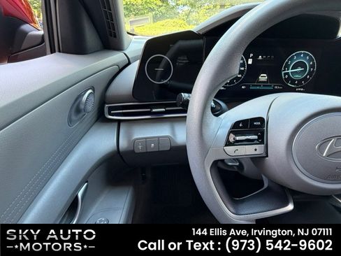 Used 2024 Hyundai Elantra SEL FWD image 7