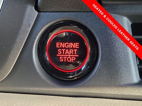 Used 2025 Honda Pilot Black Edition image 22