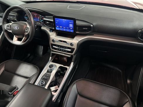 Used 2023 Ford Explorer XLT w/ Equipment Group 202A image 12