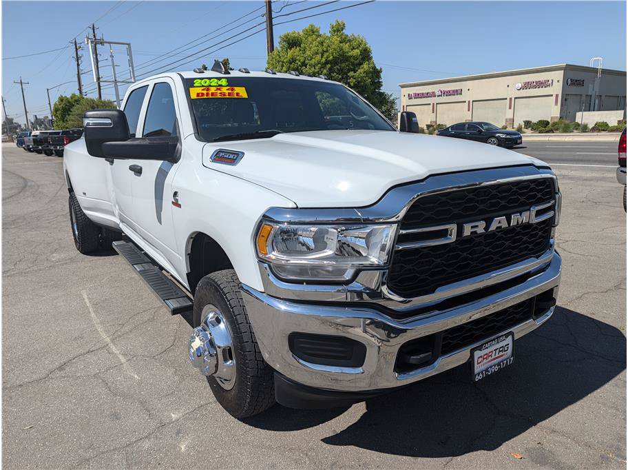 Used 2024 RAM 3500 Tradesman w/ Chrome Appearance Group AWD/4WD image 2