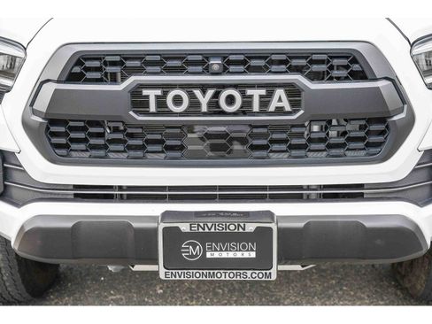 Used 2023 Toyota Tacoma TRD Pro AWD/4WD image 7