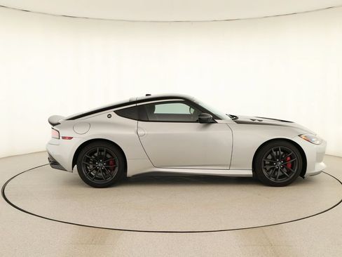 Used 2024 Nissan Z Performance w/ Floor Mat Package RWD image 8