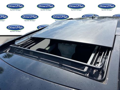 Used 2024 Land Rover Discovery Metropolitan Edition AWD/4WD image 22
