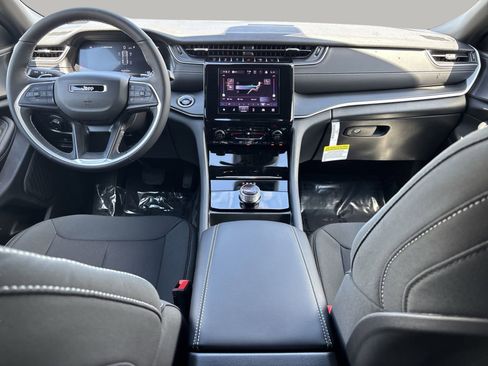 New 2025 Jeep Grand Cherokee Laredo X w/ Luxury Tech Group I image 12