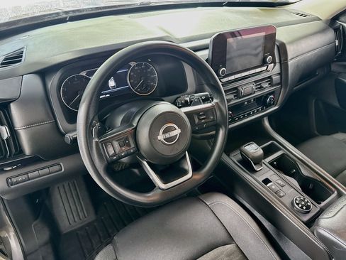 Used 2024 Nissan Pathfinder S AWD/4WD image 11