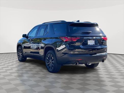 Used 2023 Chevrolet Traverse RS image 5