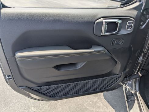 New 2025 Jeep Gladiator Sport w/ Premium Package image 10