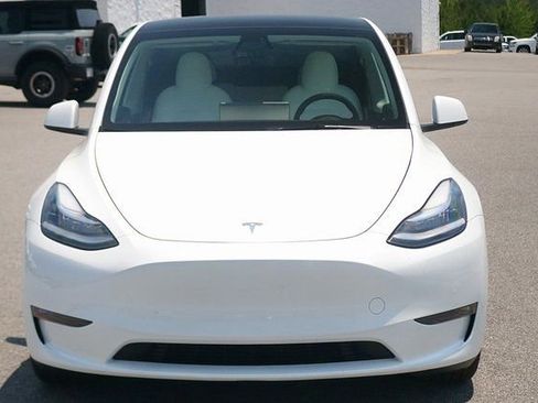 Used 2021 Tesla Model Y Long Range image 2