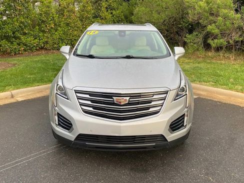 Used 2018 Cadillac XT5 Luxury w/ Driver Awareness Package FWD image 2