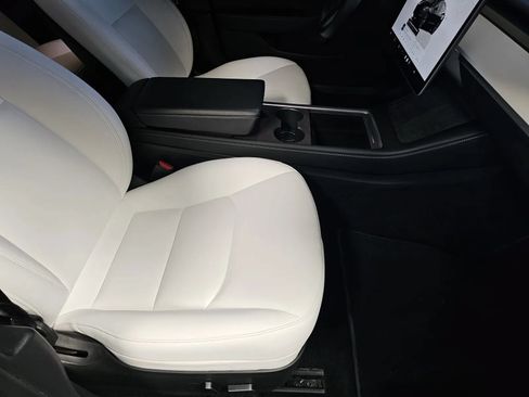 Used 2023 Tesla Model 3 Standard Range RWD image 7