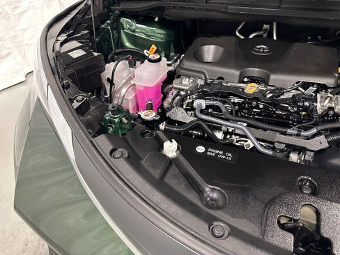 Used 2025 Toyota Sienna XLE image 72