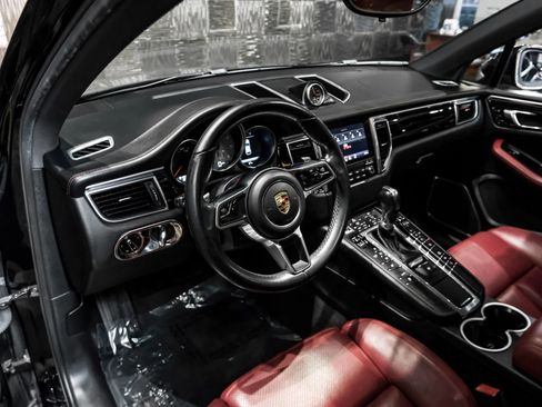 Used 2017 Porsche Macan S image 3