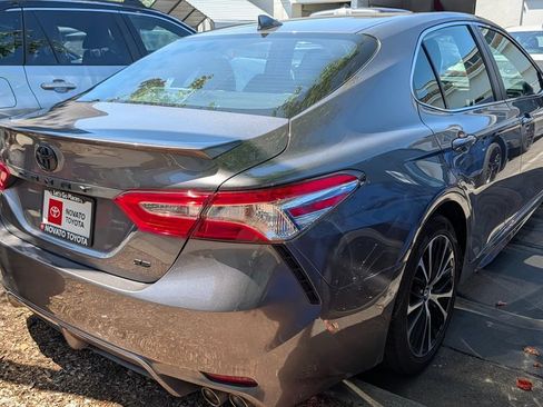 Used 2020 Toyota Camry SE w/ Convenience Package FWD image 4