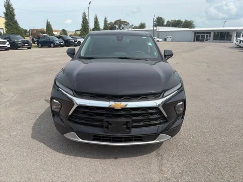 Used 2025 Chevrolet Blazer LT AWD/4WD image 9