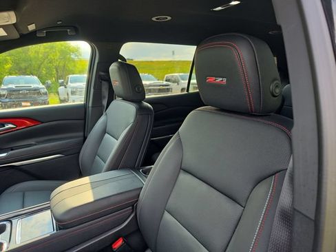 Used 2025 Chevrolet Traverse Z71 w/ Driver Confidence Package AWD/4WD image 17
