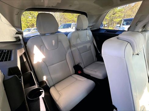 Used 2021 Volvo XC90 T8 Inscription w/ Lounge Package image 24