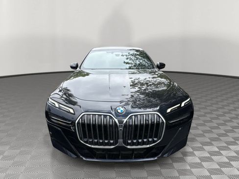 Certified 2023 BMW 760i xDrive AWD/4WD image 8