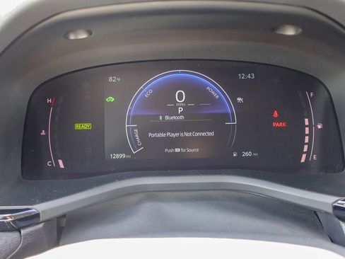 Used 2025 Toyota Camry LE w/ Convenience Package image 11