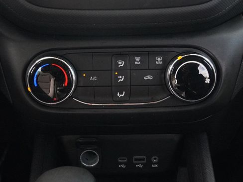 Used 2021 Chevrolet TrailBlazer LS FWD image 34