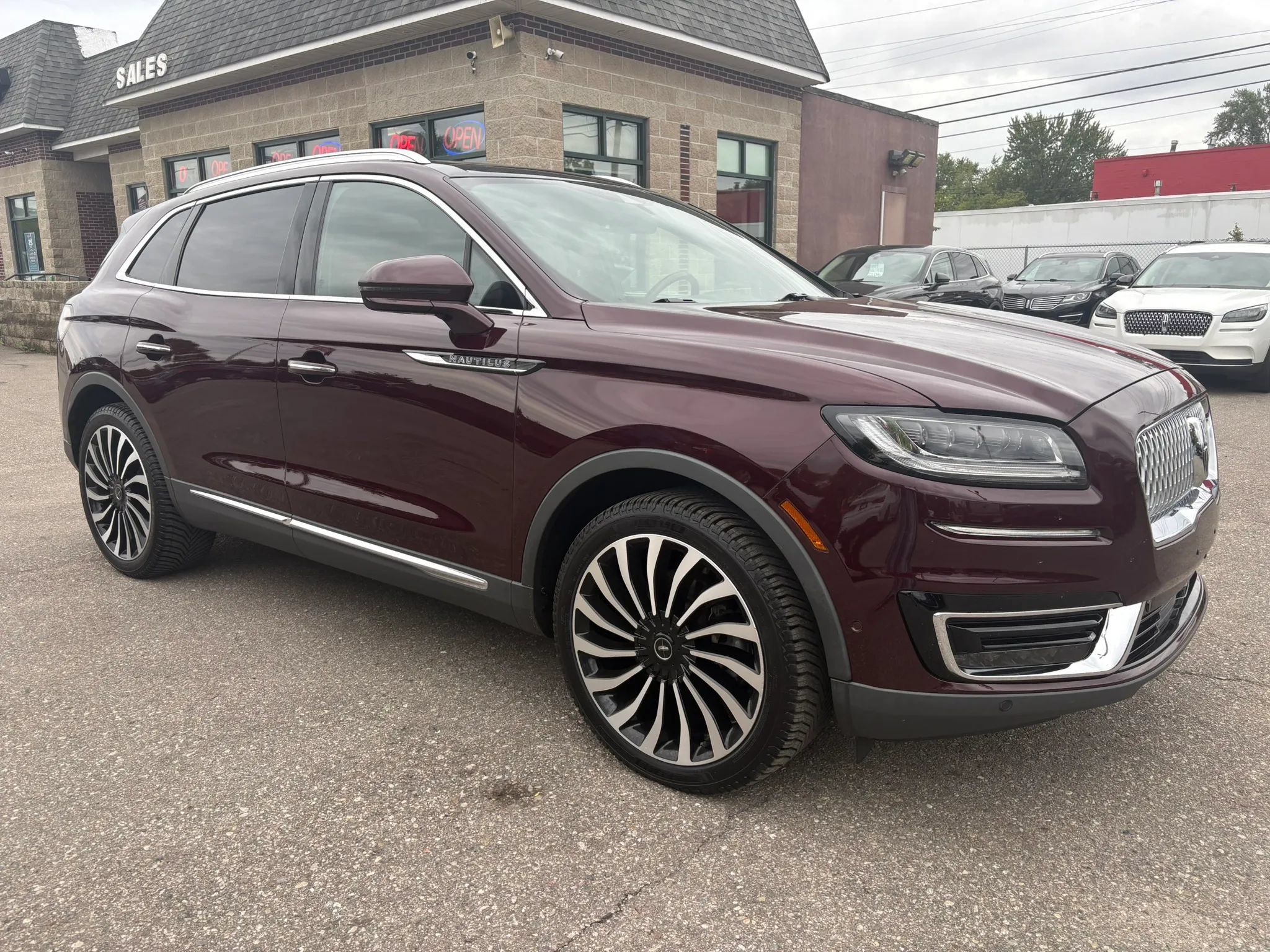 Used 2019 Lincoln Nautilus Black Label AWD/4WD image 3