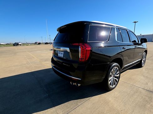 Used 2023 GMC Yukon Denali w/ Denali Reserve Package image 6