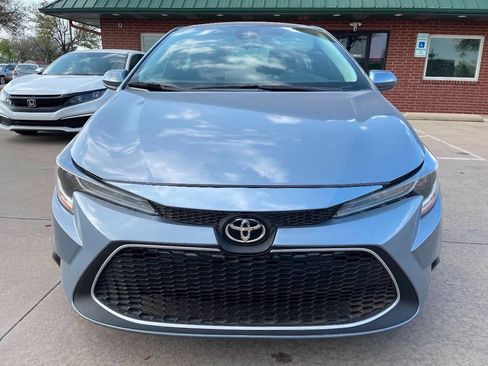 Used 2021 Toyota Corolla LE FWD image 2