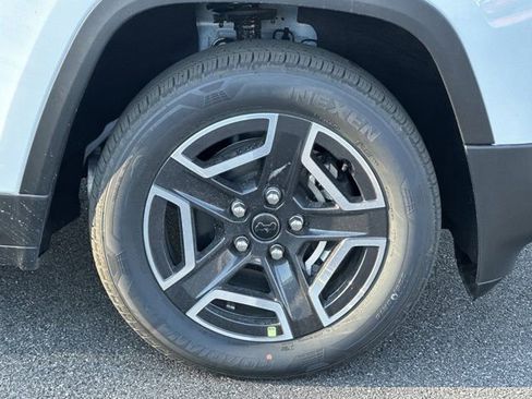 New 2026 Jeep Cherokee Laredo image 14