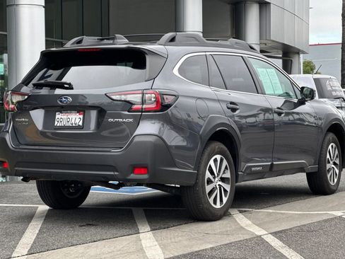 Certified 2025 Subaru Outback Premium image 4