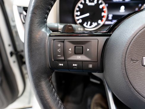 Used 2023 Nissan Rogue SL image 26