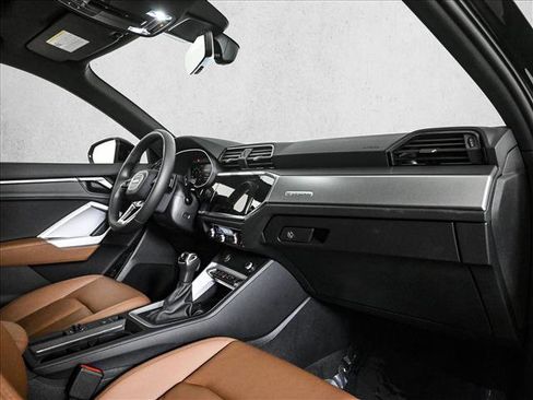 Certified 2025 Audi Q3 2.0T Premium w/ Convenience Package image 23