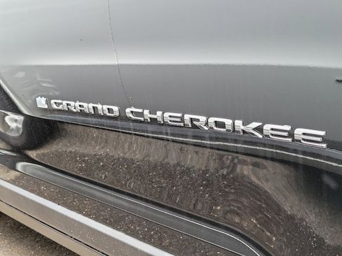 New 2023 Jeep Grand Cherokee L Laredo image 5