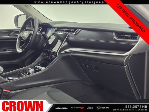 Certified 2024 Jeep Grand Cherokee Laredo AWD/4WD image 12