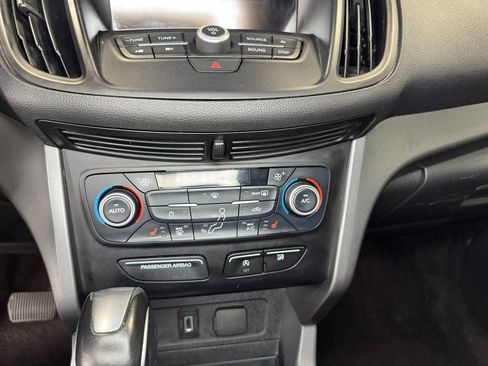 Used 2018 Ford Escape SEL w/ Ford Safe & Smart Package AWD/4WD image 19