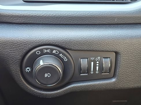 New 2026 Chrysler Pacifica Select image 20