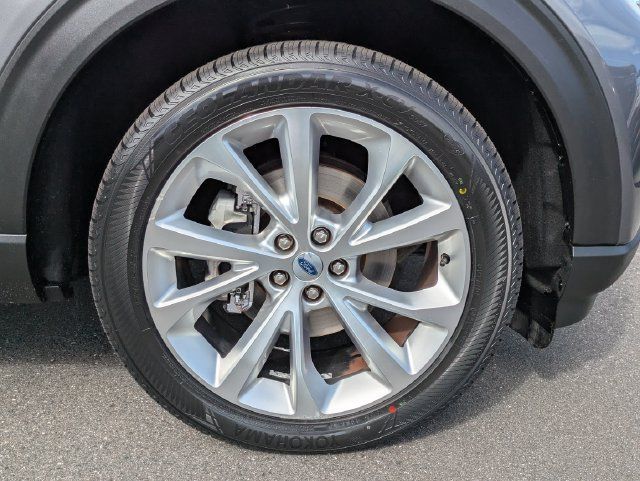 Used 2023 Ford Explorer Platinum w/ Technology Package AWD/4WD image 11