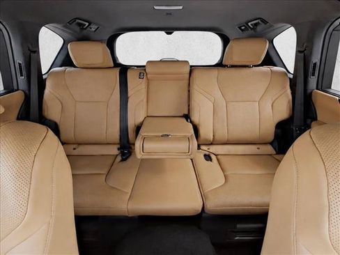 Used 2025 Lexus LX 700h Luxury AWD/4WD image 23