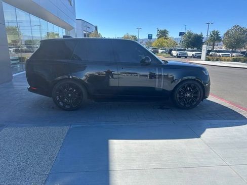 Used 2025 Land Rover Range Rover SE AWD/4WD image 4