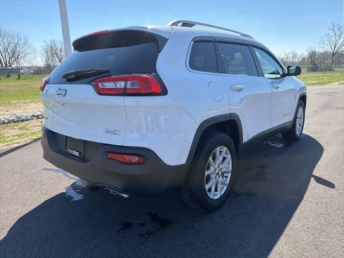 Used 2017 Jeep Cherokee Latitude w/ True North Edition AWD/4WD image 6
