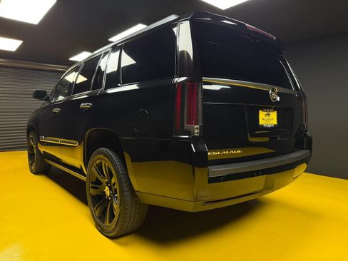 Used 2015 Cadillac Escalade Premium AWD/4WD image 5