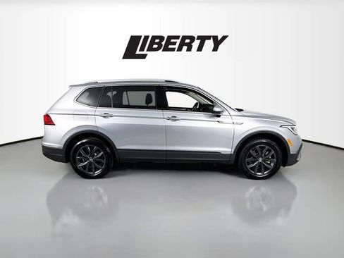 Used 2022 Volkswagen Tiguan SE image 8