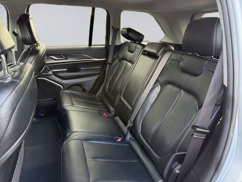 Used 2023 Jeep Grand Cherokee 4WD 4xe image 17