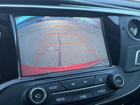 Used 2017 Buick Envision Essence image 25