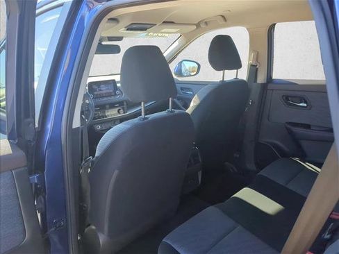 Used 2023 Nissan Rogue SV image 17