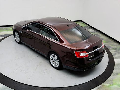 Used 2010 Ford Taurus Limited FWD image 32