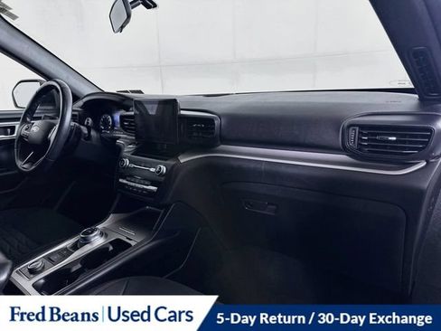 Used 2020 Ford Explorer XLT AWD/4WD image 34