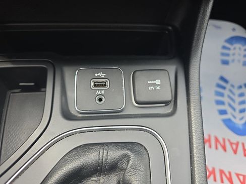 Used 2019 Jeep Cherokee Latitude w/ Popular Appearance Group image 22