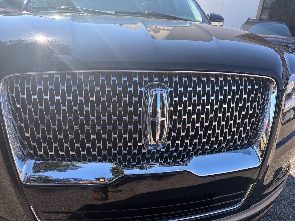 Used 2024 Lincoln Navigator Premiere AWD/4WD image 15