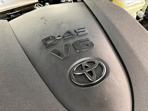 Used 2022 Toyota Tacoma TRD Off-Road image 31