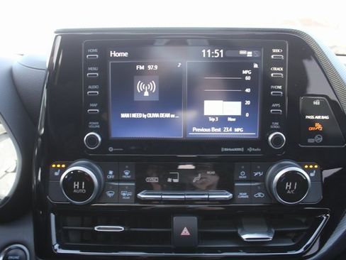 Used 2021 Toyota Highlander XSE image 32